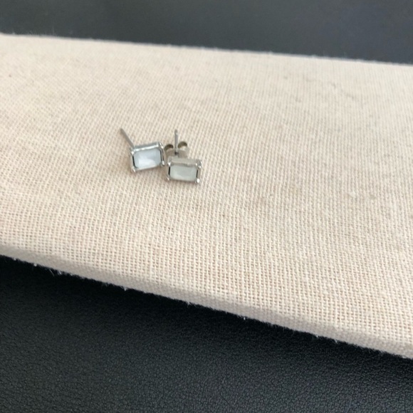 Vintage small Studs Pierced Earrings - Picture 2 of 2